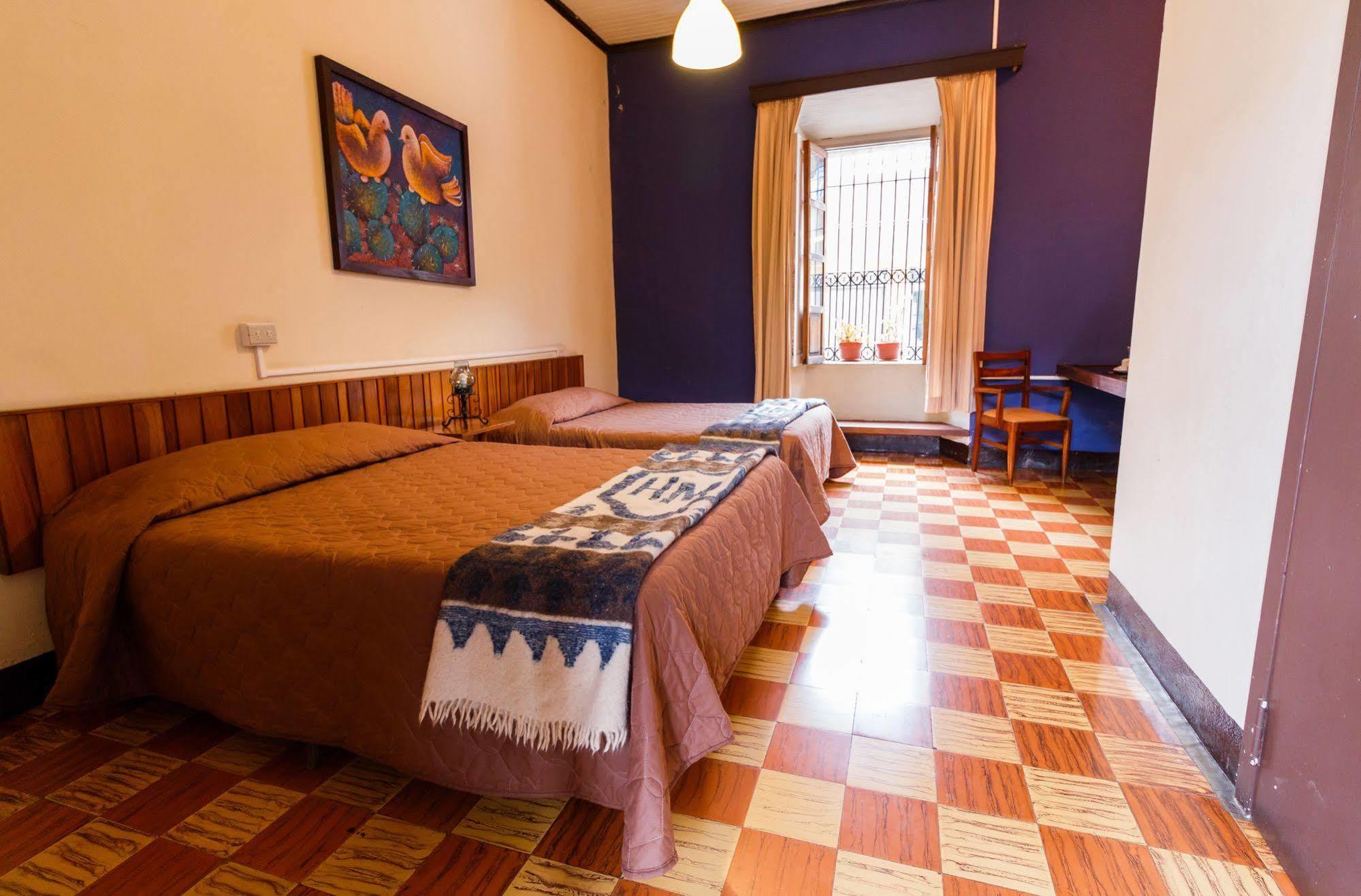 Hotel Modelo Quetzaltenango Exterior photo